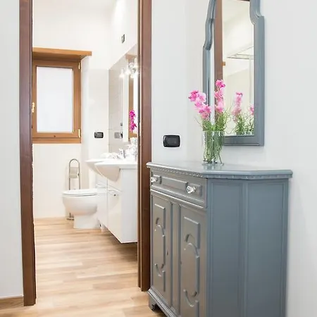 Domus Tevere Apartment *