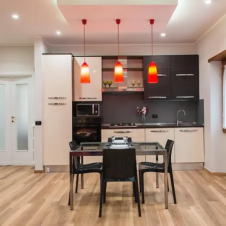 Domus Tevere Apartment *